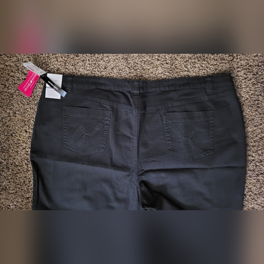 Fashion Bug Black Jeans Plus Sz 32WP Secret Slimmer Nwt - Picture 2 of 3